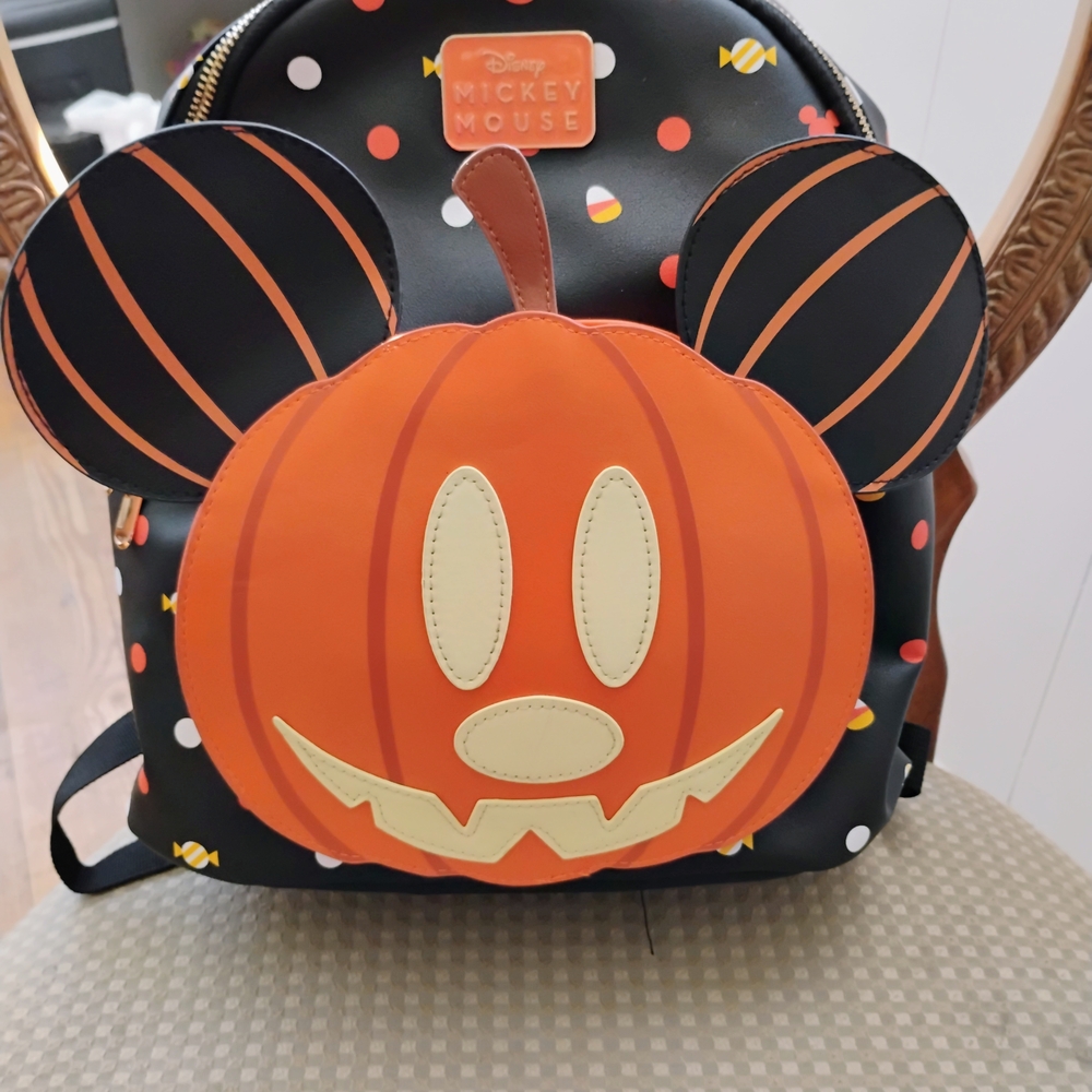 BioWorld Disney Mickey Mouse Pumpkin Glow in The Dark Backpack